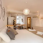 Martim Moniz - By Lu Holidays *